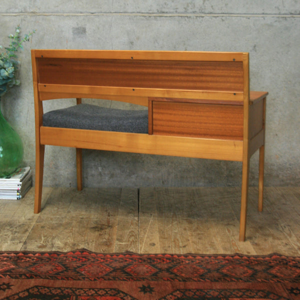 vintage_chippy_heath_telephone_seat_rattan