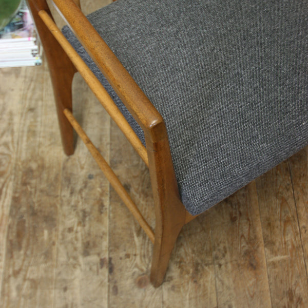 vintage_chippy_heath_walnut_telephone_seat_table