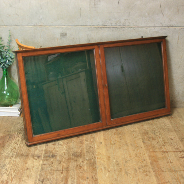 vintage_display_board_case