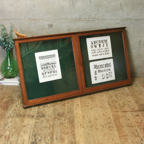 vintage_display_board_case