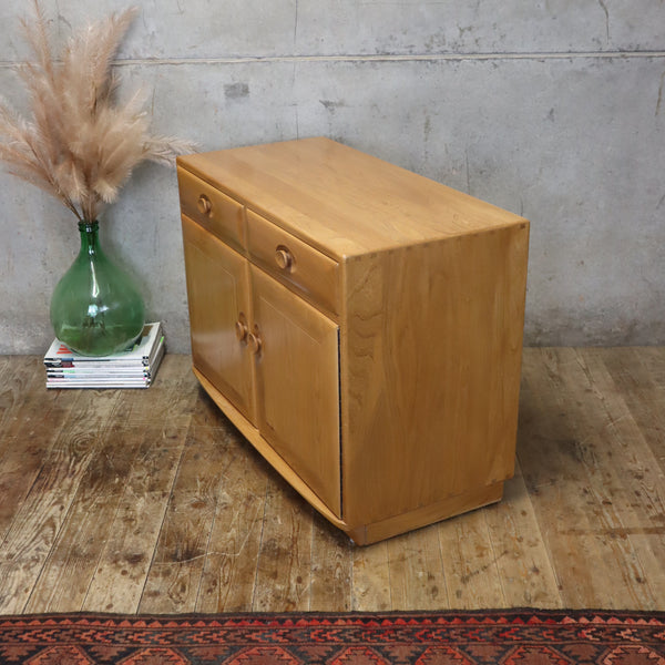 Vintage Ercol 3816 Windsor Sideboard / Cabinet – 1706a