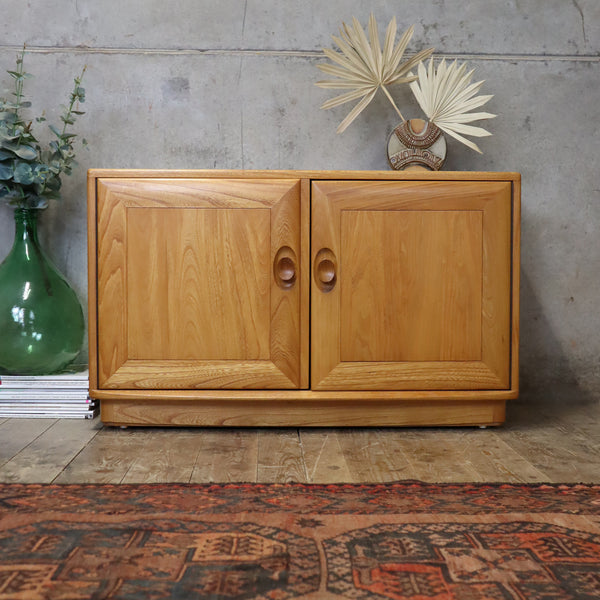 vintage_ercol_windsor_cabinet_design_1005_elm