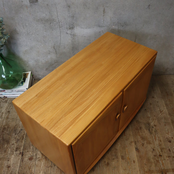 vintage_ercol_windsor_cabinet_design_1005_elm