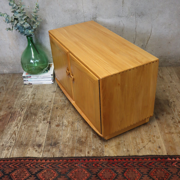 vintage_ercol_windsor_cabinet_design_1005_elm