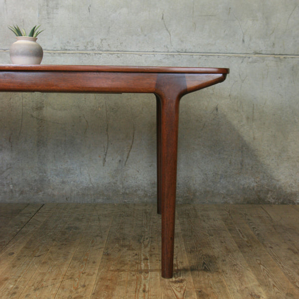vintage_mcintosh_rosewood_extending_dining_table