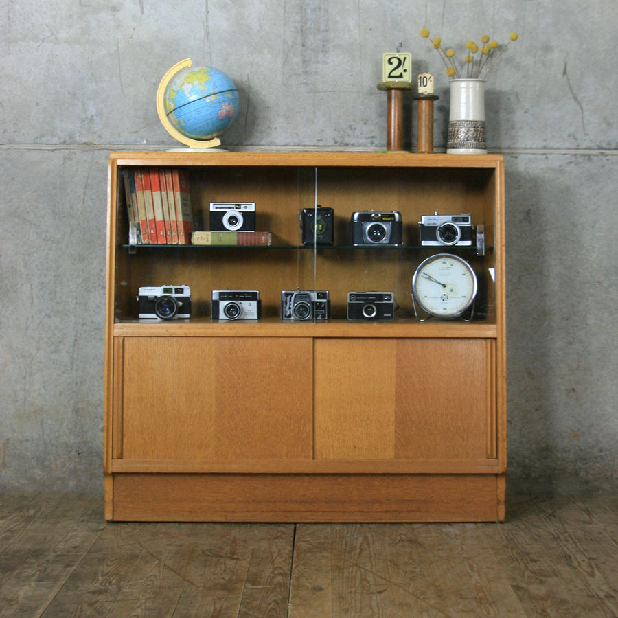 vintage_mid_century_gplan_oak_display_cabinet