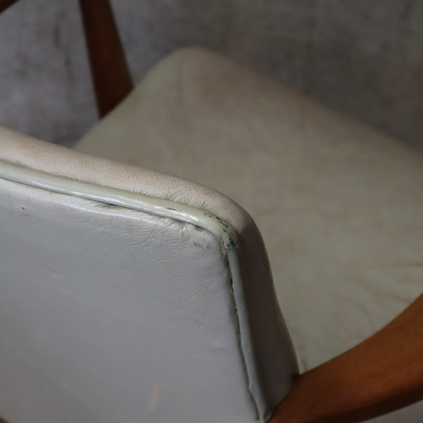 vintage_mid_century_leather_armchair_teak