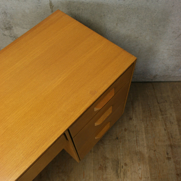 vintage_mid_century_sylvia_reid_stag_concord_desk