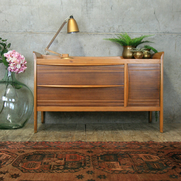 Mid Century Walnut Sideboard / Dressing Table 08/18