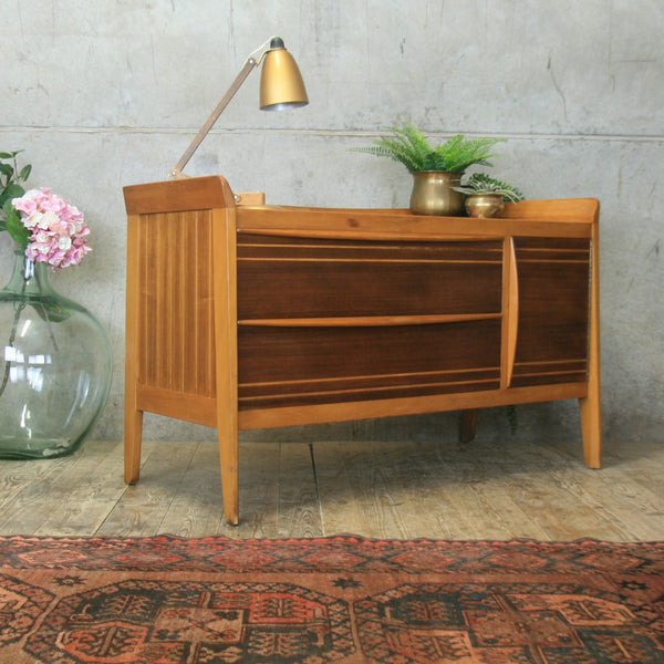 Mid Century Walnut Sideboard / Dressing Table 08/18