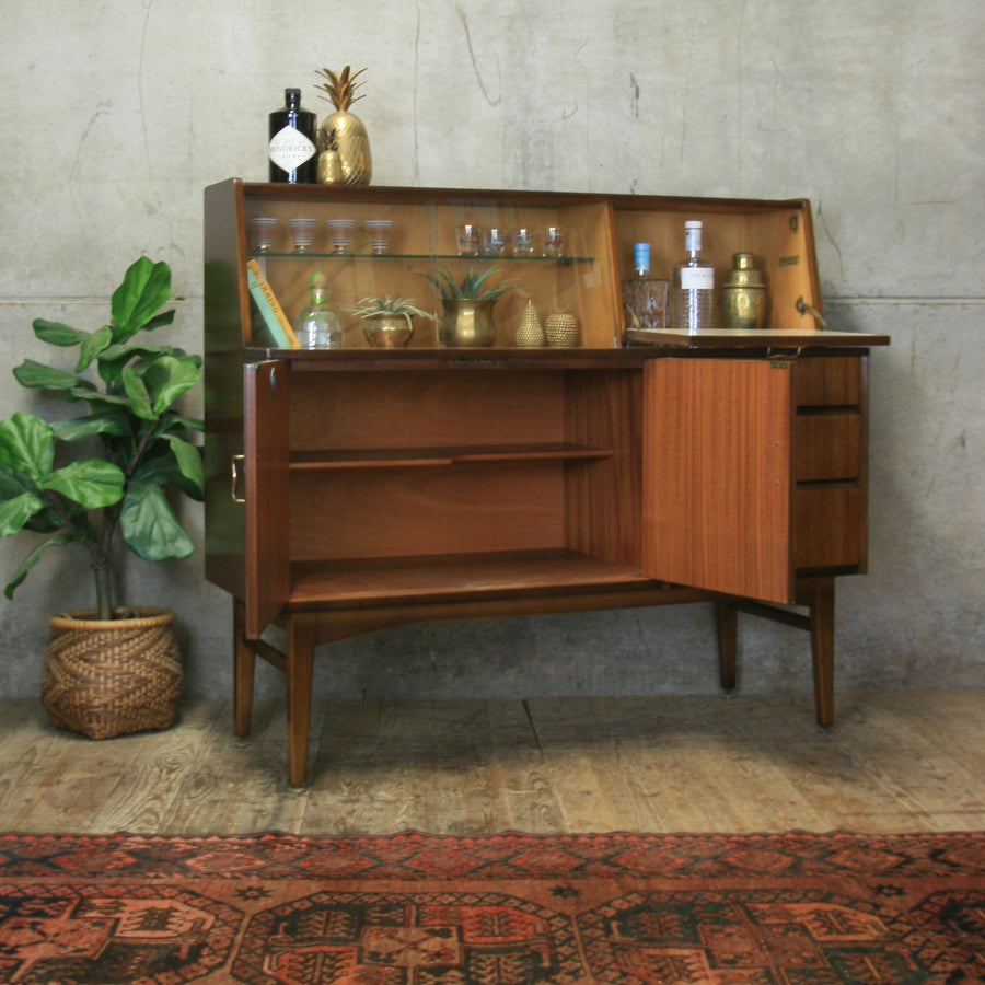 Mid Century Drinks Cabinet / Sideboard – 2604d