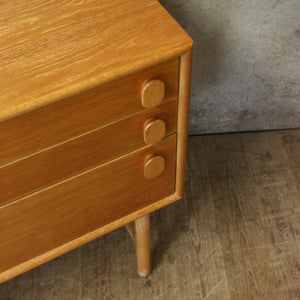 vintage_oak_meredew_chest_drawers_sideboard