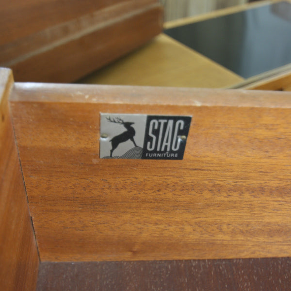 vintage_oak_stag_john_sylvia_reid_dressing_table