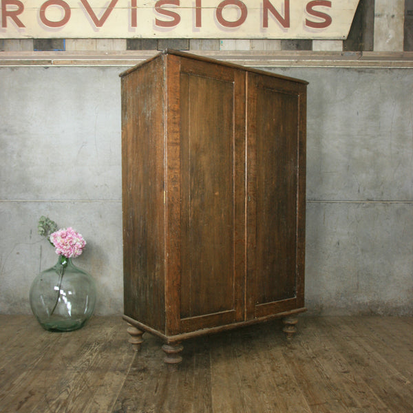 vintage_rustic_linen_storage_cupboard