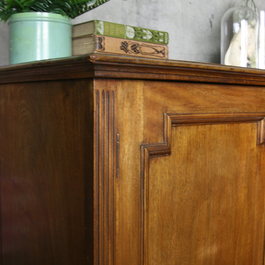 vintage_rustic_mahogany_cupboard