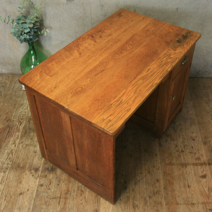 vintage_rustic_oak_small_desk