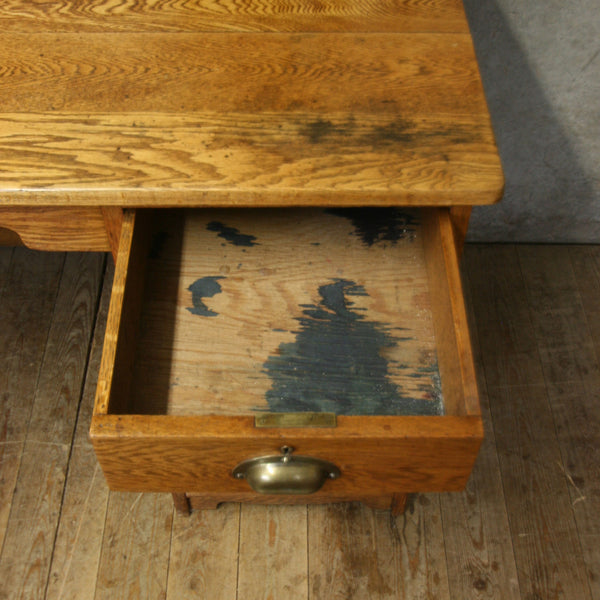 vintage_rustic_oak_small_desk