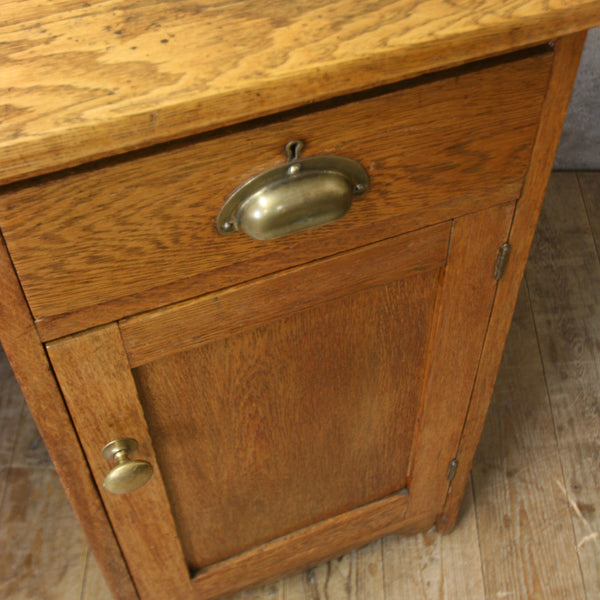 vintage_rustic_oak_small_desk