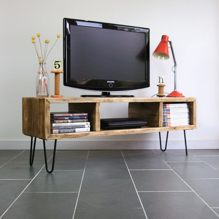 'The Hairpin' Rustic Media Unit