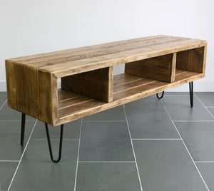 'The Hairpin' Rustic Media Unit