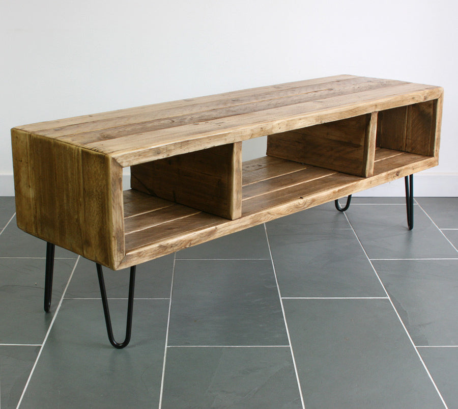 'The Hairpin' Rustic Media Unit