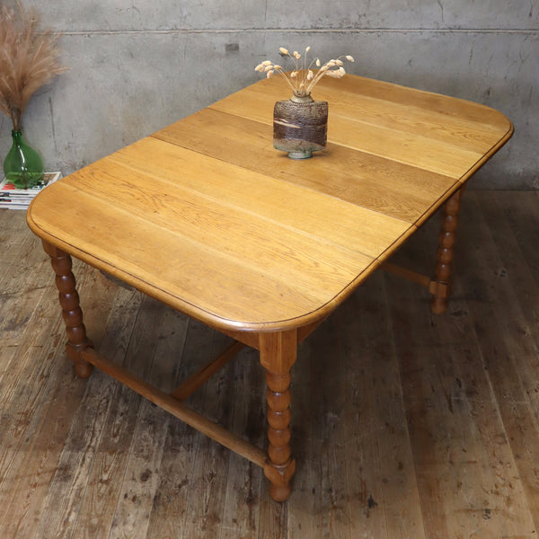 vintage_rustic_solid_oak_extending_dining_table