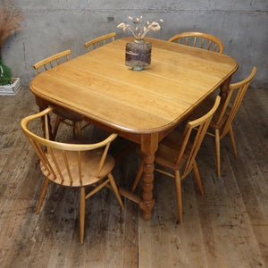 vintage_rustic_solid_oak_extending_dining_table