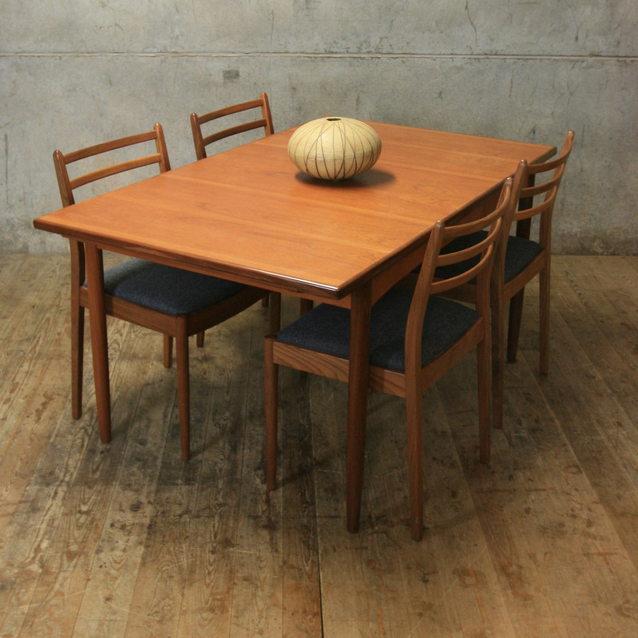 G-Plan Teak Extending Dining Table - 0512h – Mustard Vintage