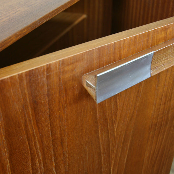 vintage_mid_century_teak_sideboard.4