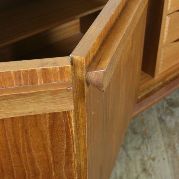 vintage_mid_century_teak_sideboard.6