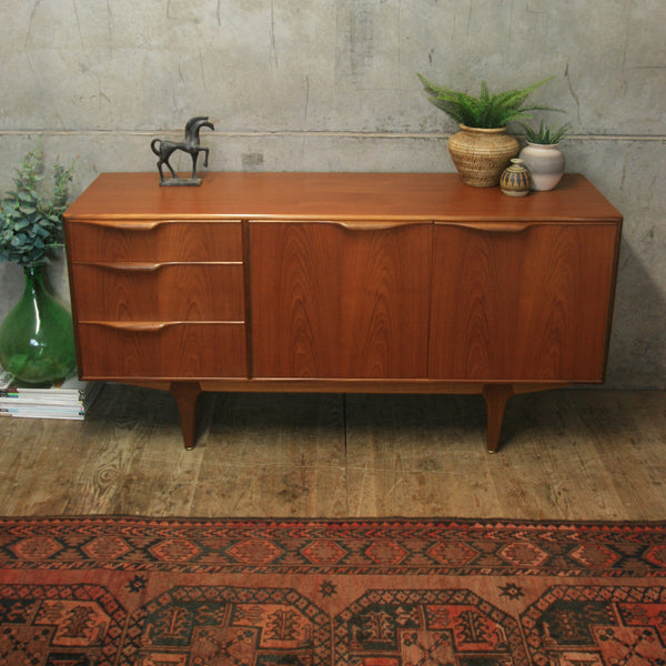 Small McIntosh Teak Dunvegan Sideboard - 2111e