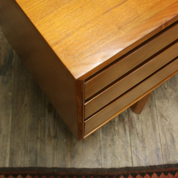 vintage_teak_white_&_newton_petersfield_sideboard_mid_century