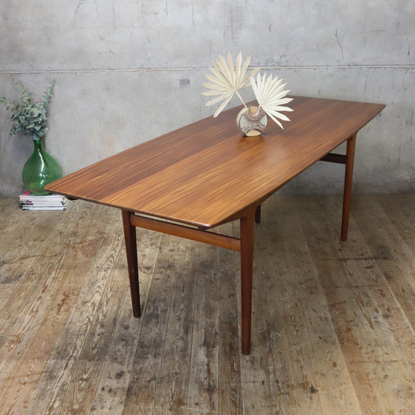 younger_john_herbert_fonseca_afromosia_dining_table